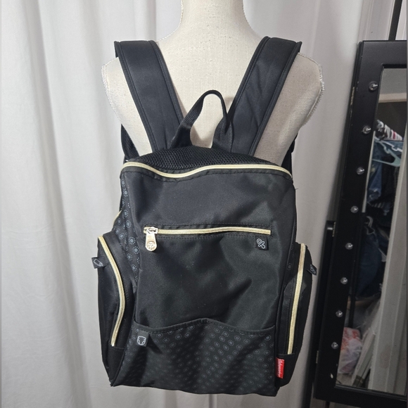Fisher-Price Fashion diaper backpack Black With Pad And Wipes Holder - Picture 10 of 11